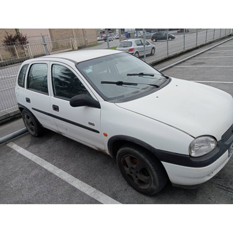 opel corsa b del año 2000