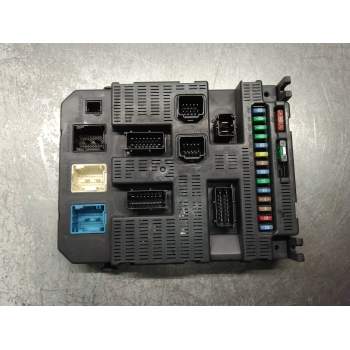 CAJA RELES / FUSIBLES 9663798280 BSI2004P0600 16G 2006