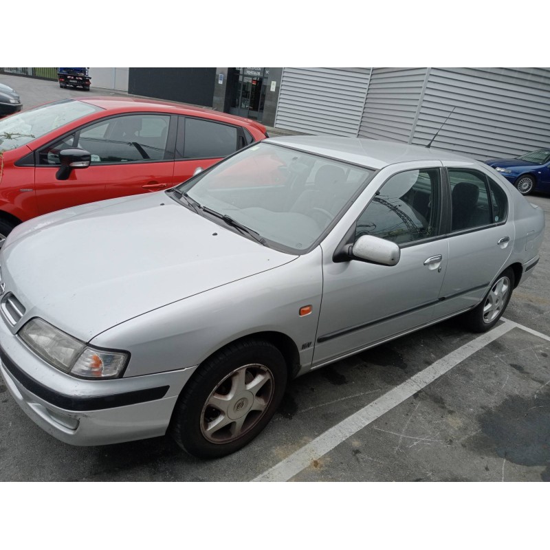 nissan primera berlina (p11) del año 1999