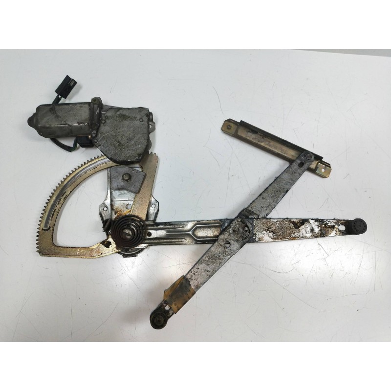 Recambio de elevalunas delantero izquierdo para ford sierra berlina 2.3 diesel referencia OEM IAM 83BB14A389CA 680546747 4P