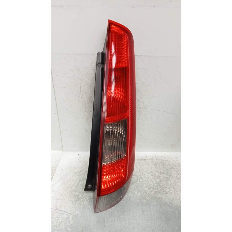 Recambio de piloto trasero derecho para ford fiesta (cbk) ghia referencia OEM IAM 2S6113N004 3P 2002