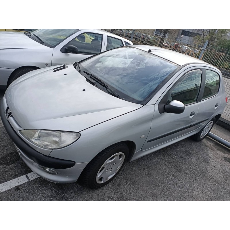 peugeot 206 berlina del año 2002