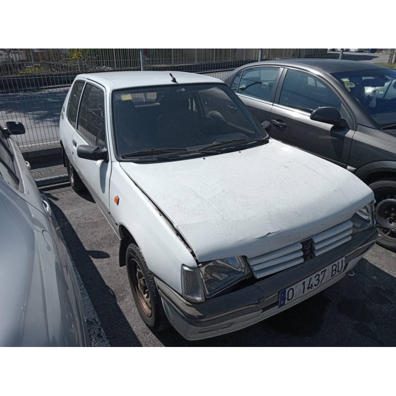 peugeot 205 berlina del año 1996