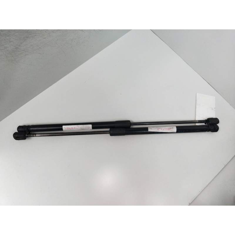 Recambio de amortiguadores maletero / porton para kia cee´d drive referencia OEM IAM 817701H310  