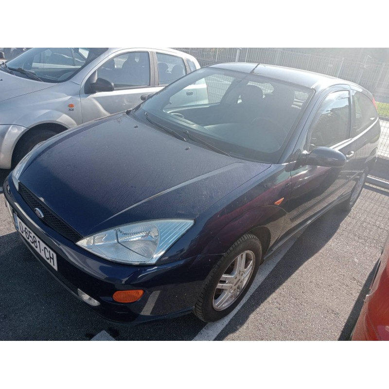 ford focus berlina (cak) del año 2000