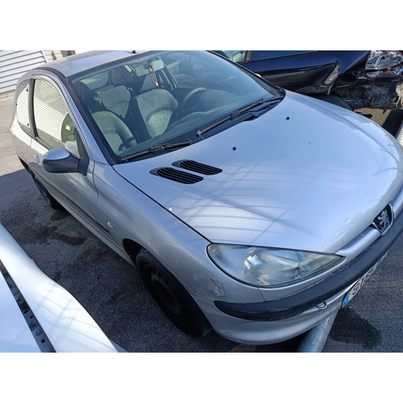 peugeot 206 berlina del año 2001