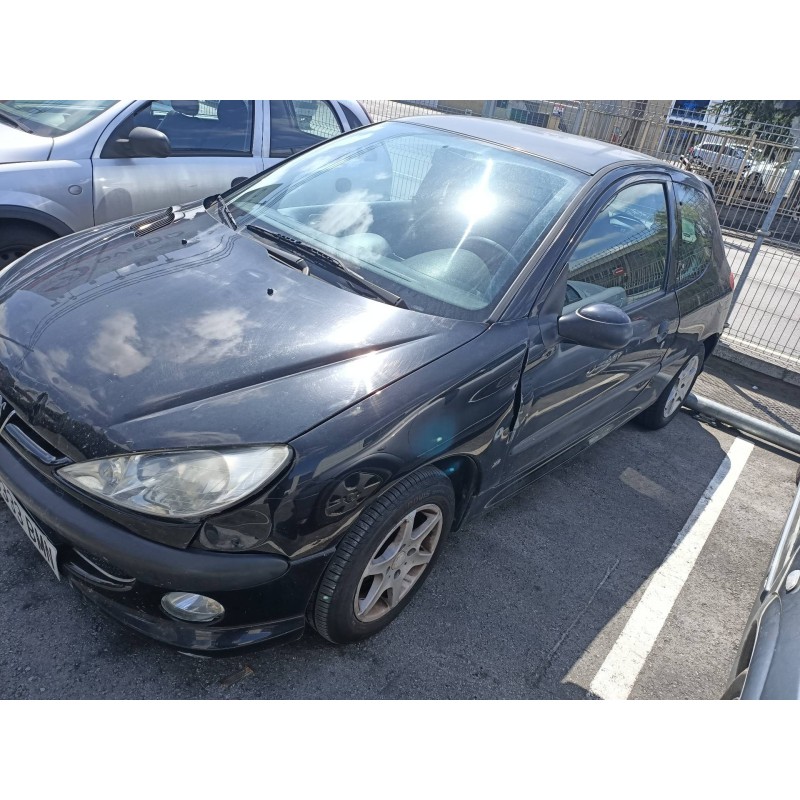 peugeot 206 berlina del año 2001