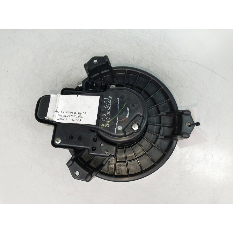 Recambio de motor calefaccion para toyota auris 1.6 16v cat referencia OEM IAM AV2727008103  