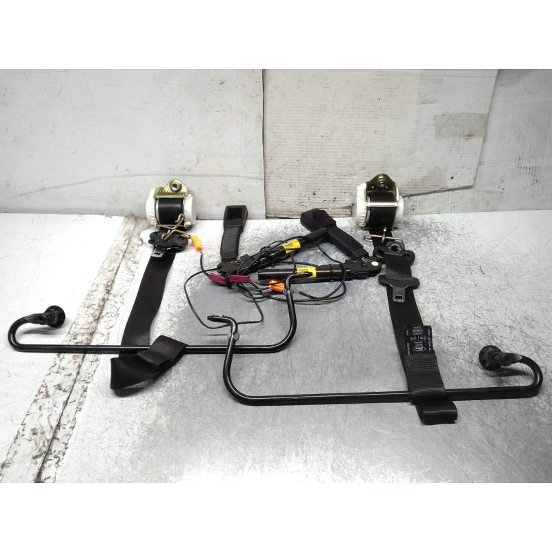 Recambio de juego cinturones delantero para ford focus berlina (cap) titanium referencia OEM IAM  3P 2005