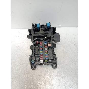 CAJA RELES / FUSIBLES 
