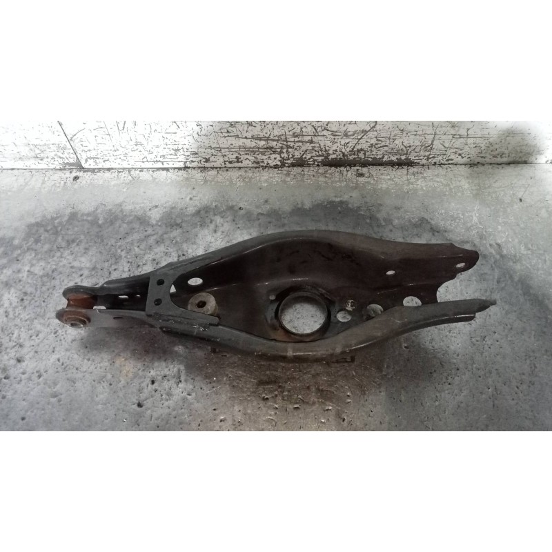 Recambio de brazo suspension inferior trasero izquierdo para toyota auris touring sports (e18) 1.8 16v cat (híbrido) referencia 