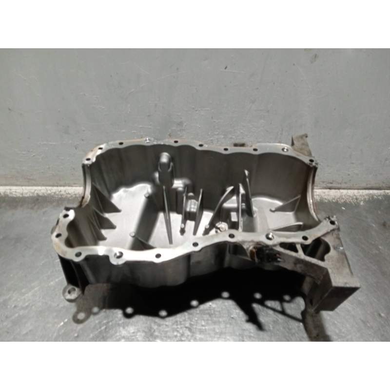 Recambio de carter para renault clio iv referencia OEM IAM 11115870R  