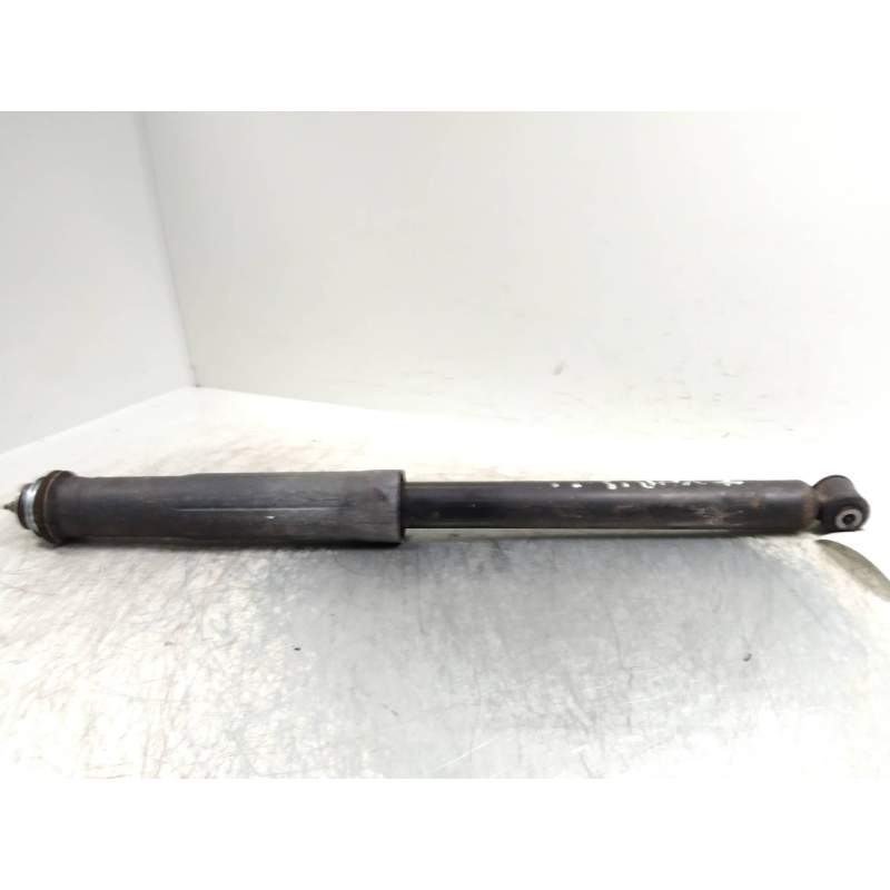 Recambio de amortiguador trasero para toyota yaris connect referencia OEM IAM   
