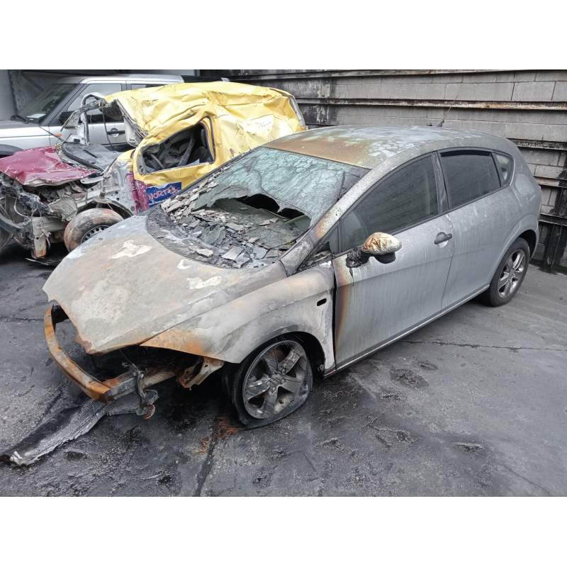 SEAT LEON (1P1)