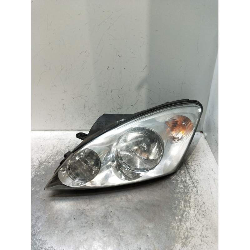 Recambio de faro izquierdo para kia cee´d hatchback (ed) 1.6 referencia OEM IAM   2006