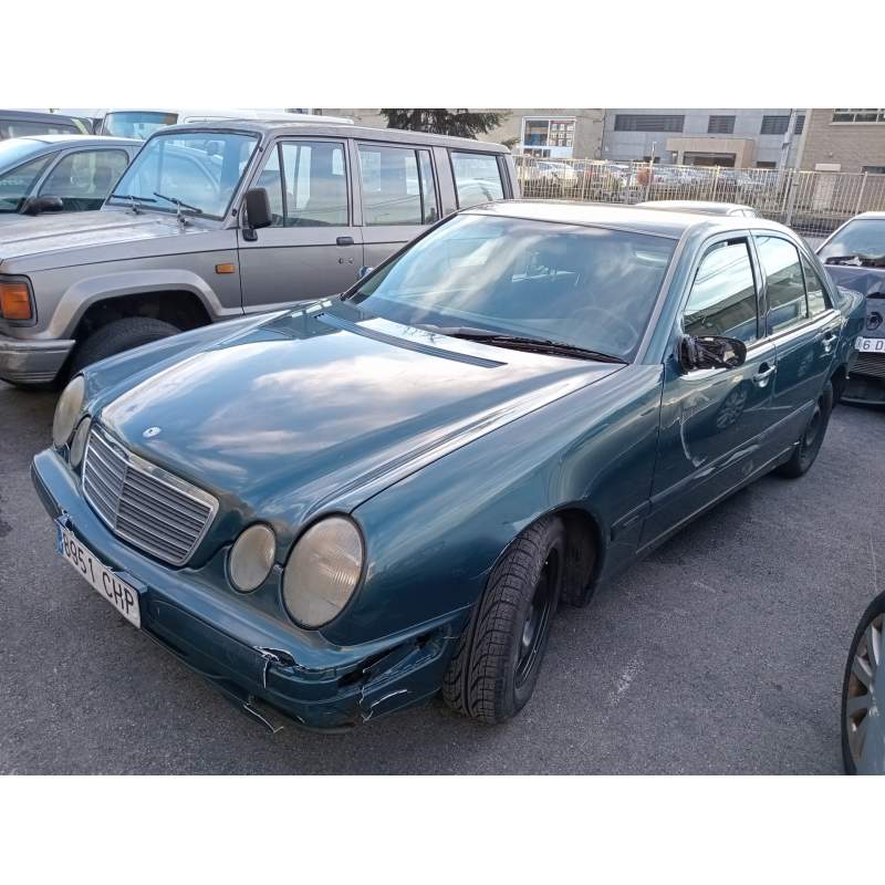 MERCEDES-BENZ CLASE E (W210) BERLINA