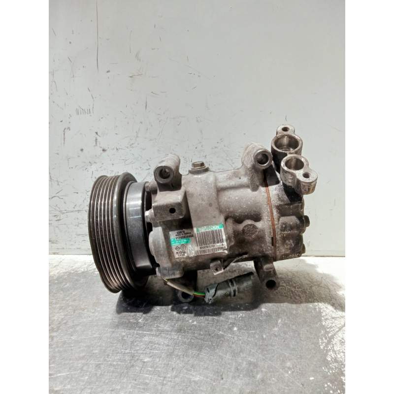 Recambio de compresor aire acondicionado para renault clio iii confort dynamique referencia OEM IAM 8200365787  2005