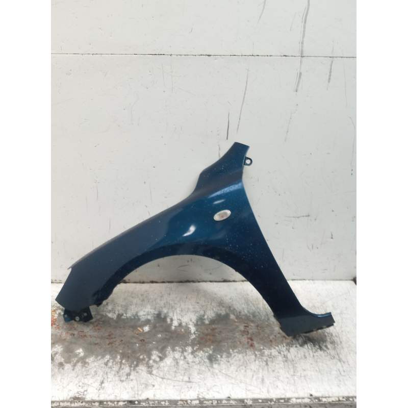 Recambio de aleta delantera izquierda para mazda 3 (bk) 1.6 (bk14) referencia OEM IAM   