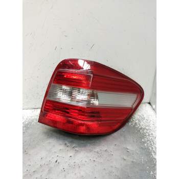 PILOTO TRASERO DERECHO A1648202064Q1 404006B1 2005