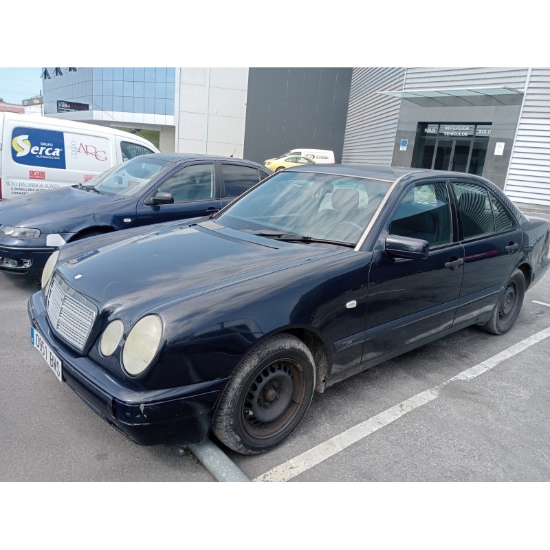 mercedes clase e (w210) berlina del año 2001