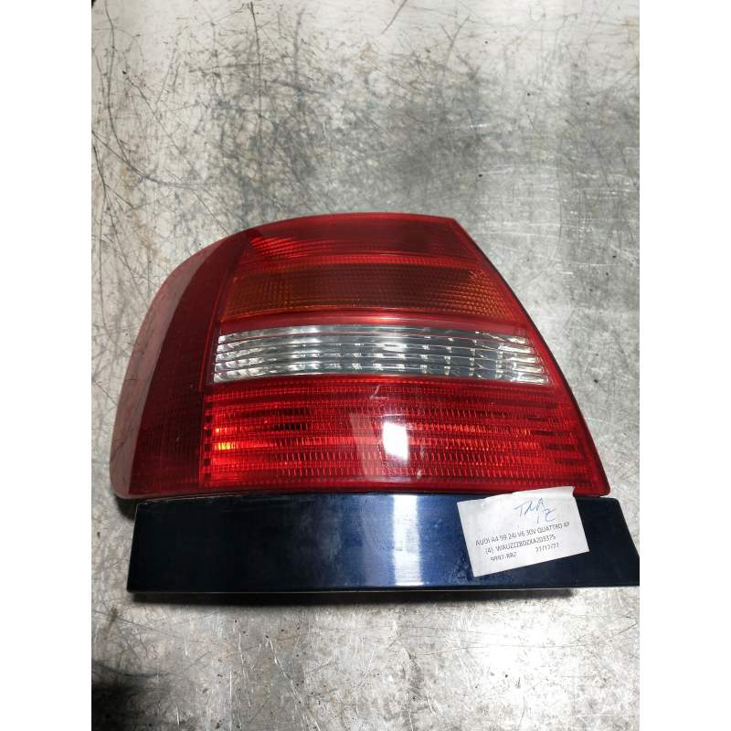 Recambio de piloto trasero izquierdo para audi a4 berlina (b5) 2.4 quattro referencia OEM IAM   99
