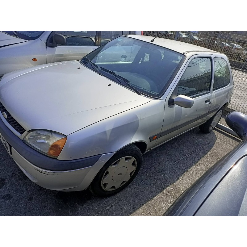 ford fiesta berlina (dx) del año 2001