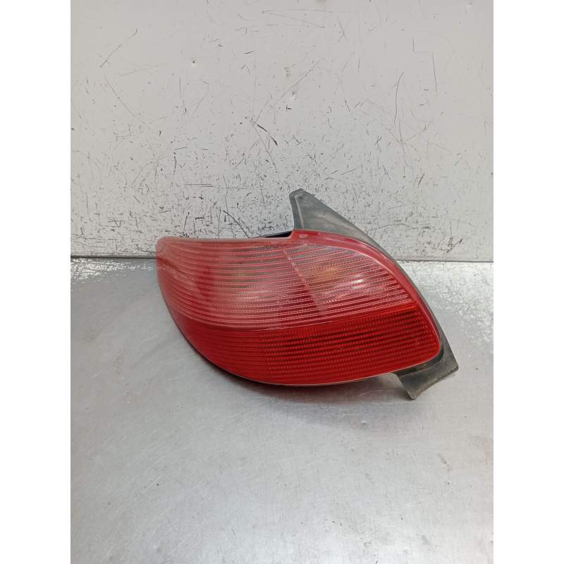Recambio de piloto trasero izquierdo para peugeot 206 hatchback (2a/c) 1.9 d referencia OEM IAM   1998