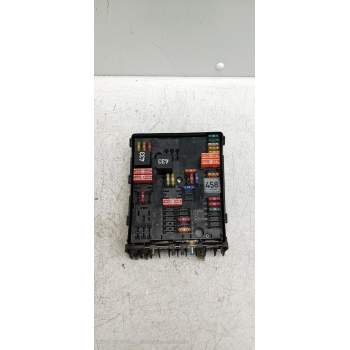 CAJA RELES / FUSIBLES 1K0937800G 1K0937804B 1K0937800G 0452401169