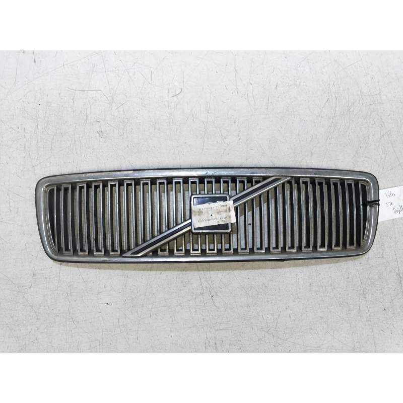 Recambio de rejilla delantera para volvo s70 berlina 2.5 cat referencia OEM IAM   