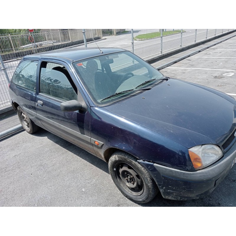 ford fiesta berlina (dx) del año 2000