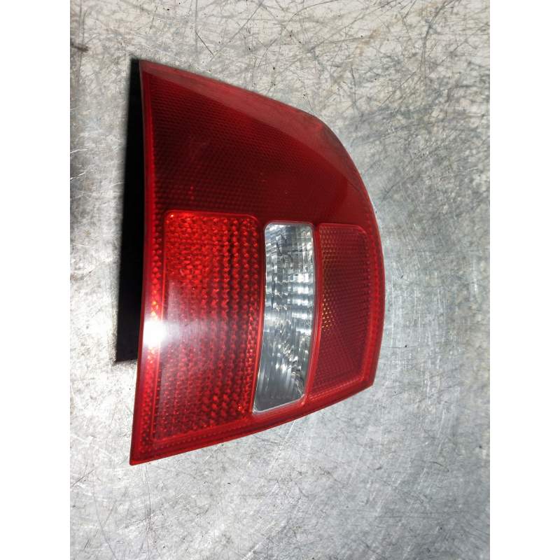 Recambio de piloto trasero izquierdo para audi a6 avant (4b5) referencia OEM IAM 4B9945095F RANCHERA 2001