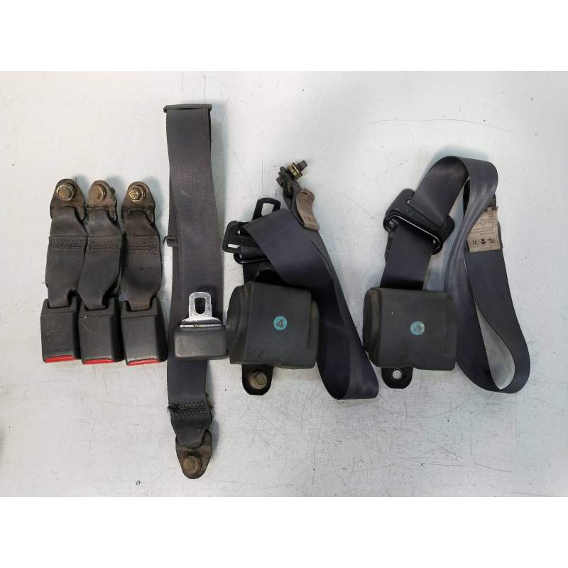 Recambio de juego cinturones trasero para toyota hilux 2.4 referencia OEM IAM   4P
