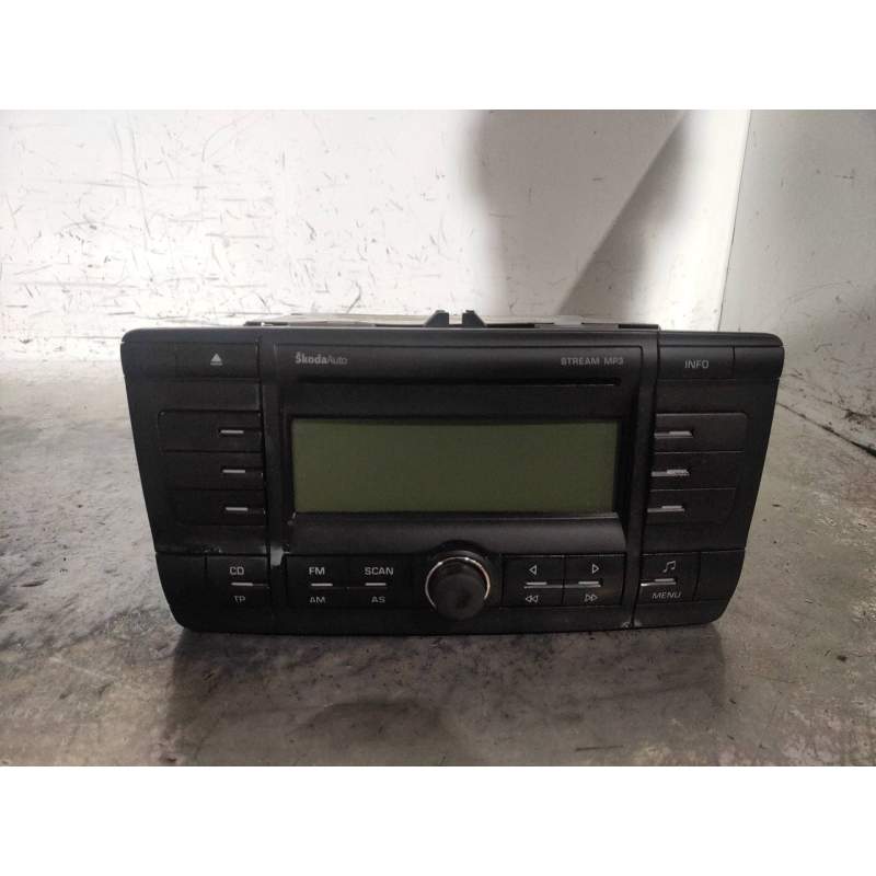 Recambio de sistema audio / radio cd para skoda octavia combi (1z5) scout 4x4 referencia OEM IAM 1Z0035161C  2004