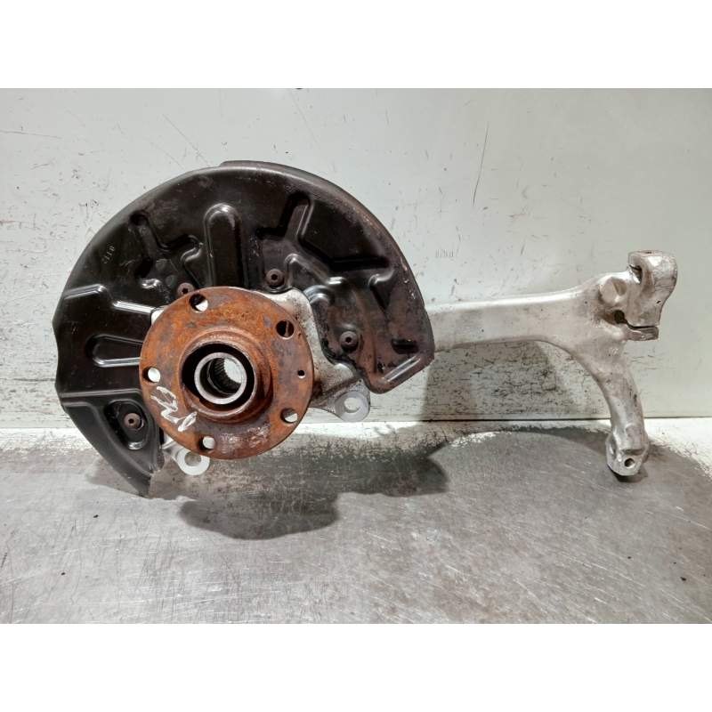 Recambio de mangueta delantera izquierda para audi a4 avant (8e) referencia OEM IAM 8E0615311A 25TDI 2001