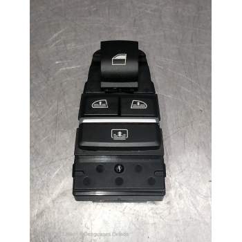 MANDO ELEVALUNAS TRASERO DERECHO 920486202 MR042100475 4P