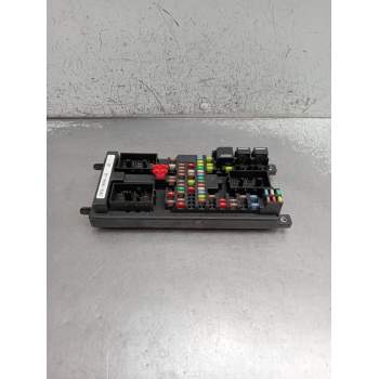 CAJA RELES / FUSIBLES FK7214F041AE 2015