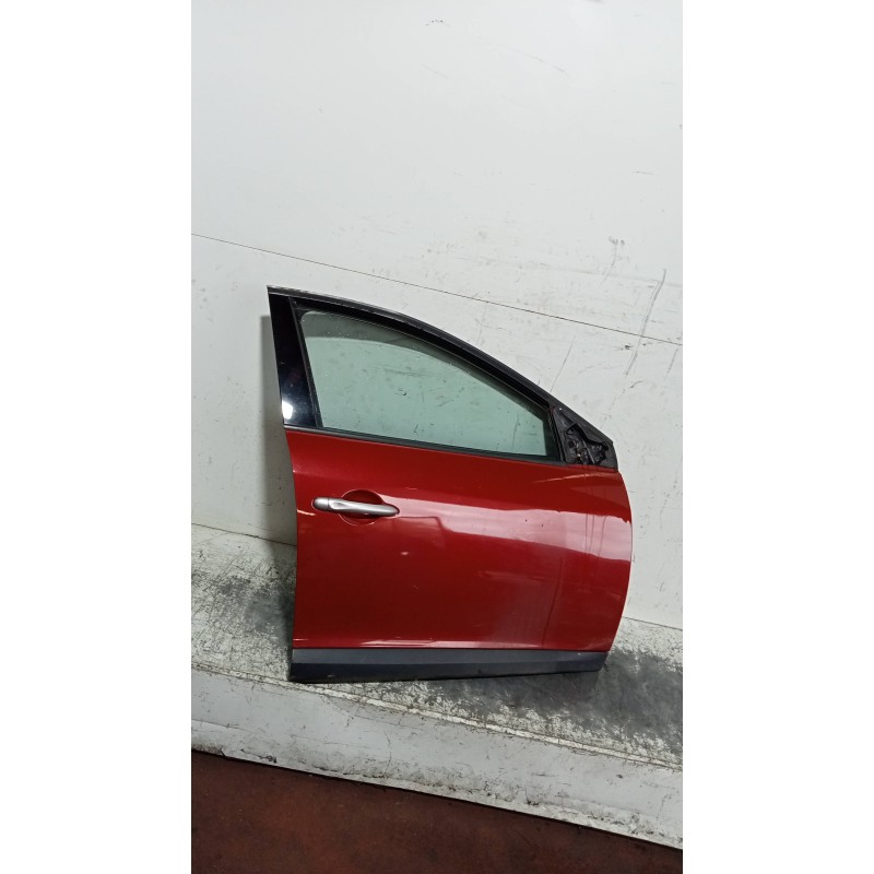 Recambio de puerta delantera derecha para renault megane iii berlina 5 p dynamique referencia OEM IAM   