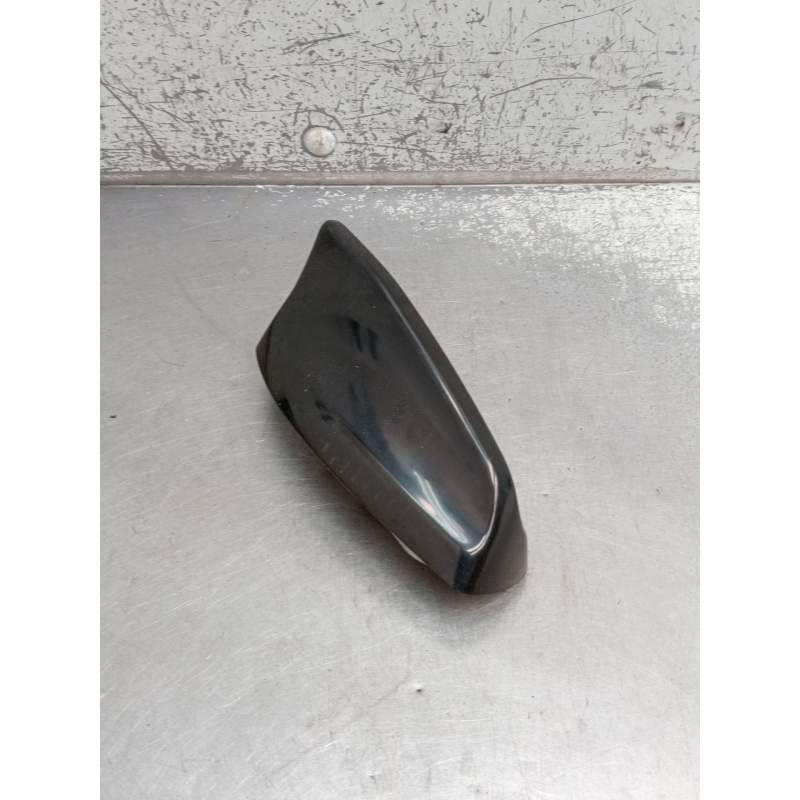 Recambio de antena para land rover discovery sport (l550) 2.0 d 4x4 referencia OEM IAM GJ3219C089DA  2015