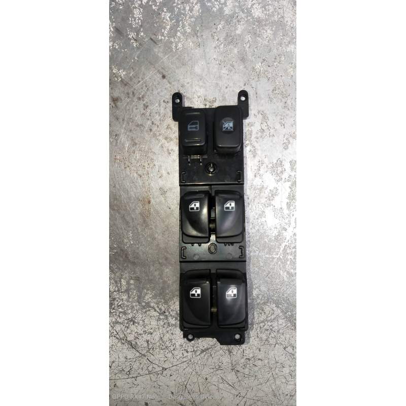 Recambio de mando elevalunas delantero izquierdo para hyundai accent (mc) gl crdi referencia OEM IAM   2005