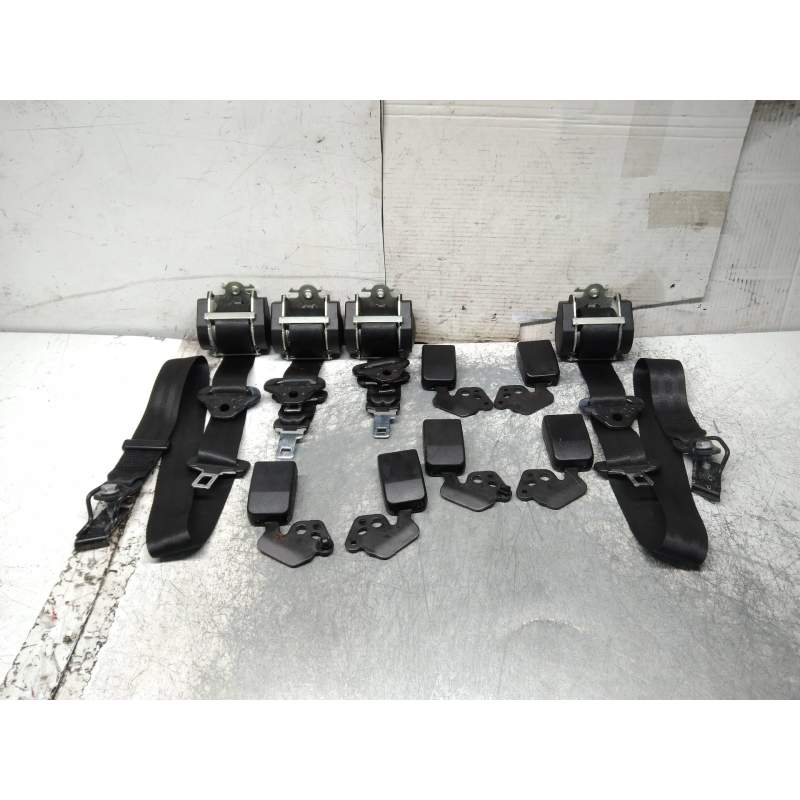 Recambio de juego cinturones trasero para peugeot 308 sw confort referencia OEM IAM  RANCHERA 2007