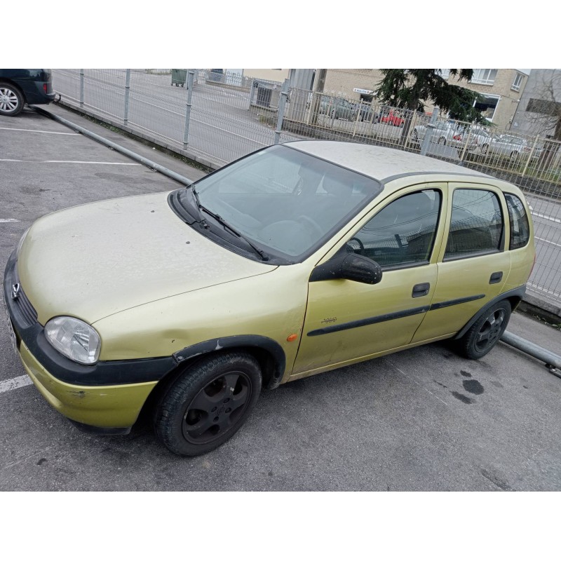 opel corsa b del año 2000