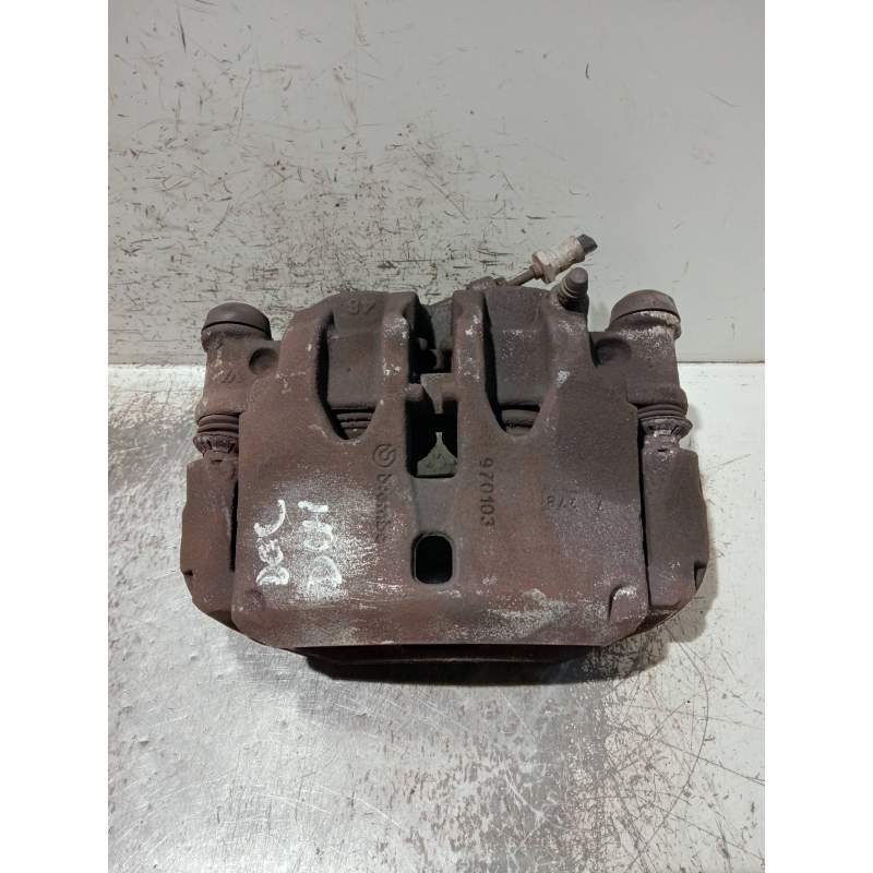 Recambio de pinza freno delantera derecha para nissan cabstar 09.06 referencia OEM IAM 970103 25DCI 2006