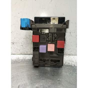 CAJA RELES / FUSIBLES 8200482049 8200518947 8200371619 2005