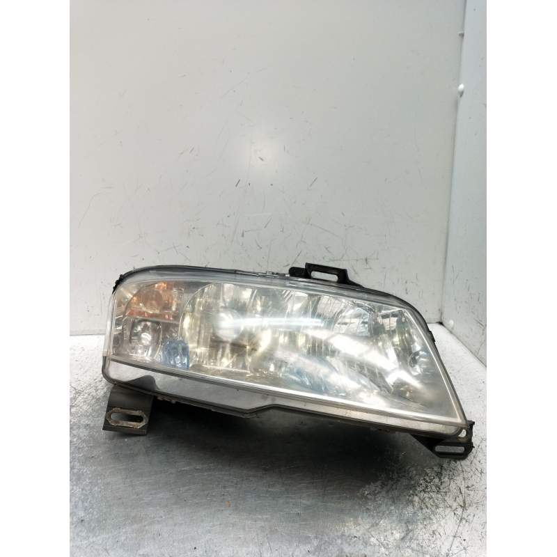 Recambio de faro derecho para fiat stilo (192_) 1.9 jtd (192_xe1a) referencia OEM IAM 40785748L  