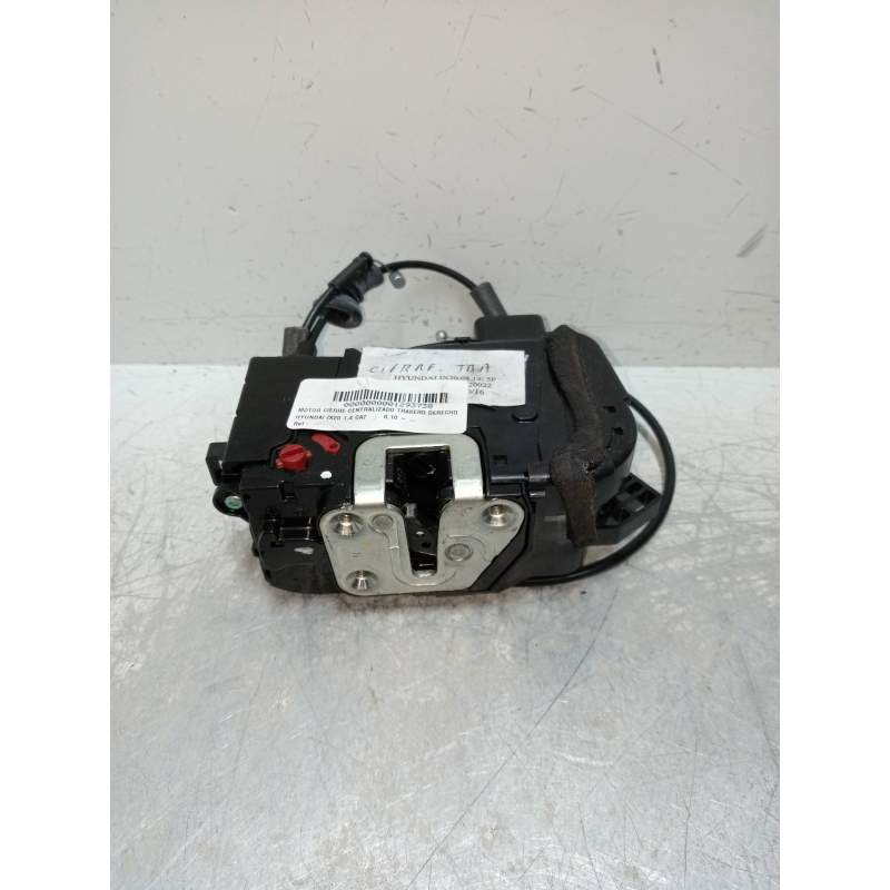 Recambio de motor cierre centralizado trasero derecho para hyundai ix20 1.4 cat referencia OEM IAM 814201K000  5P