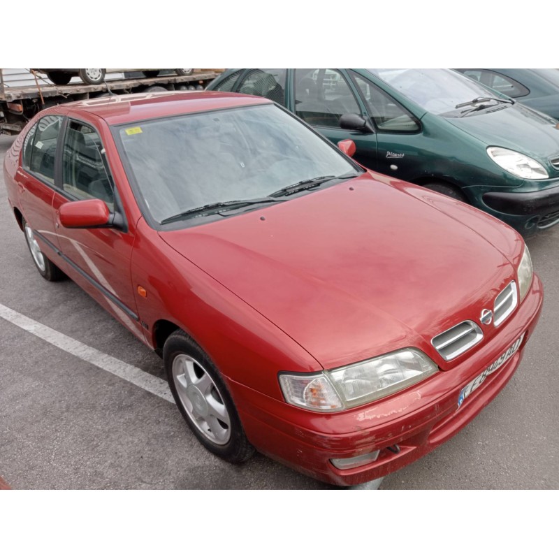 nissan primera berlina (p11) del año 1998