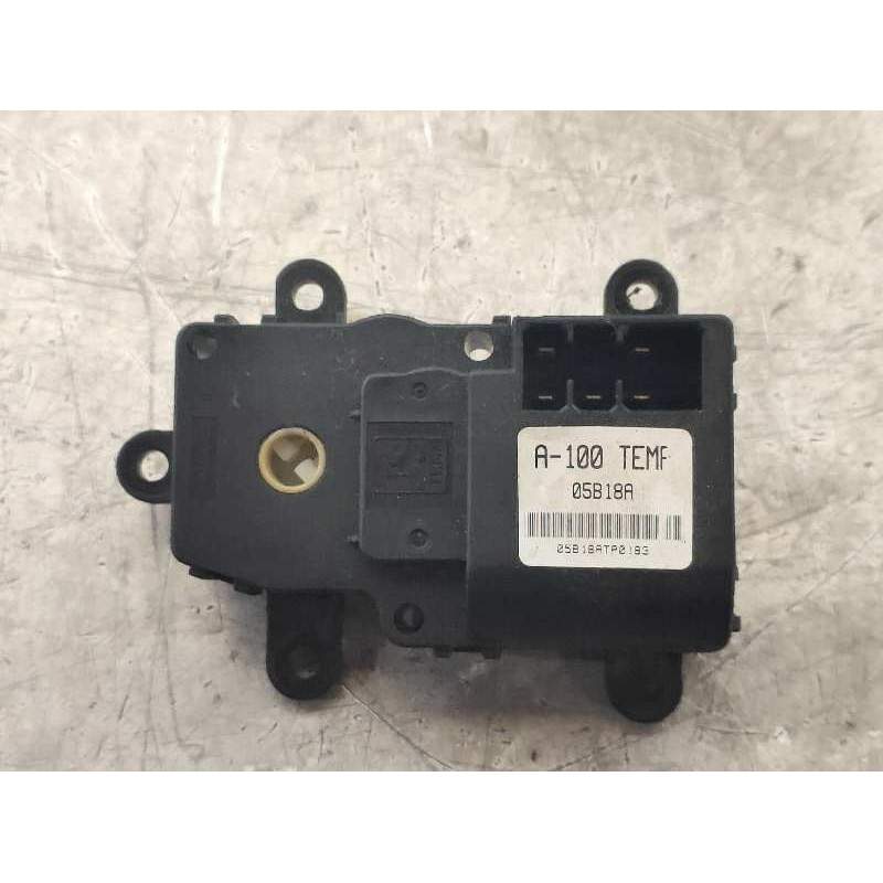 Recambio de motor apertura trampillas climatizador para ssangyong rodius xdi referencia OEM IAM A100TEMF 05B18A 2005