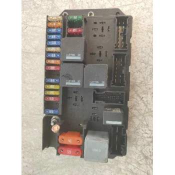 CAJA RELES / FUSIBLES 518880000 YQE500390 
