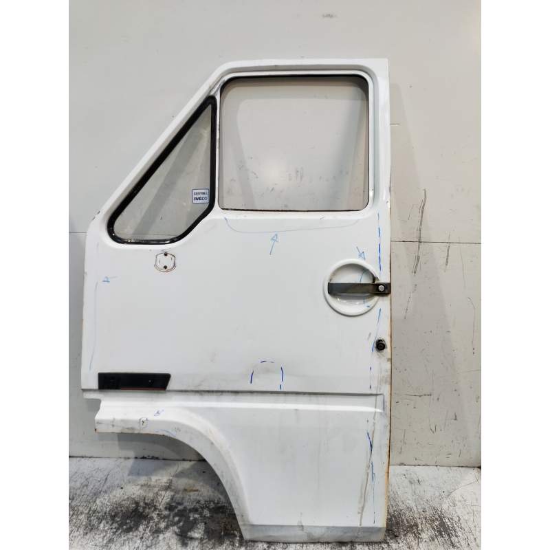 Recambio de puerta delantera izquierda para renault master t 35 referencia OEM IAM   4P