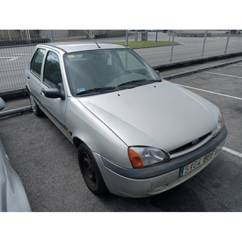 ford fiesta berlina (dx) del año 2000